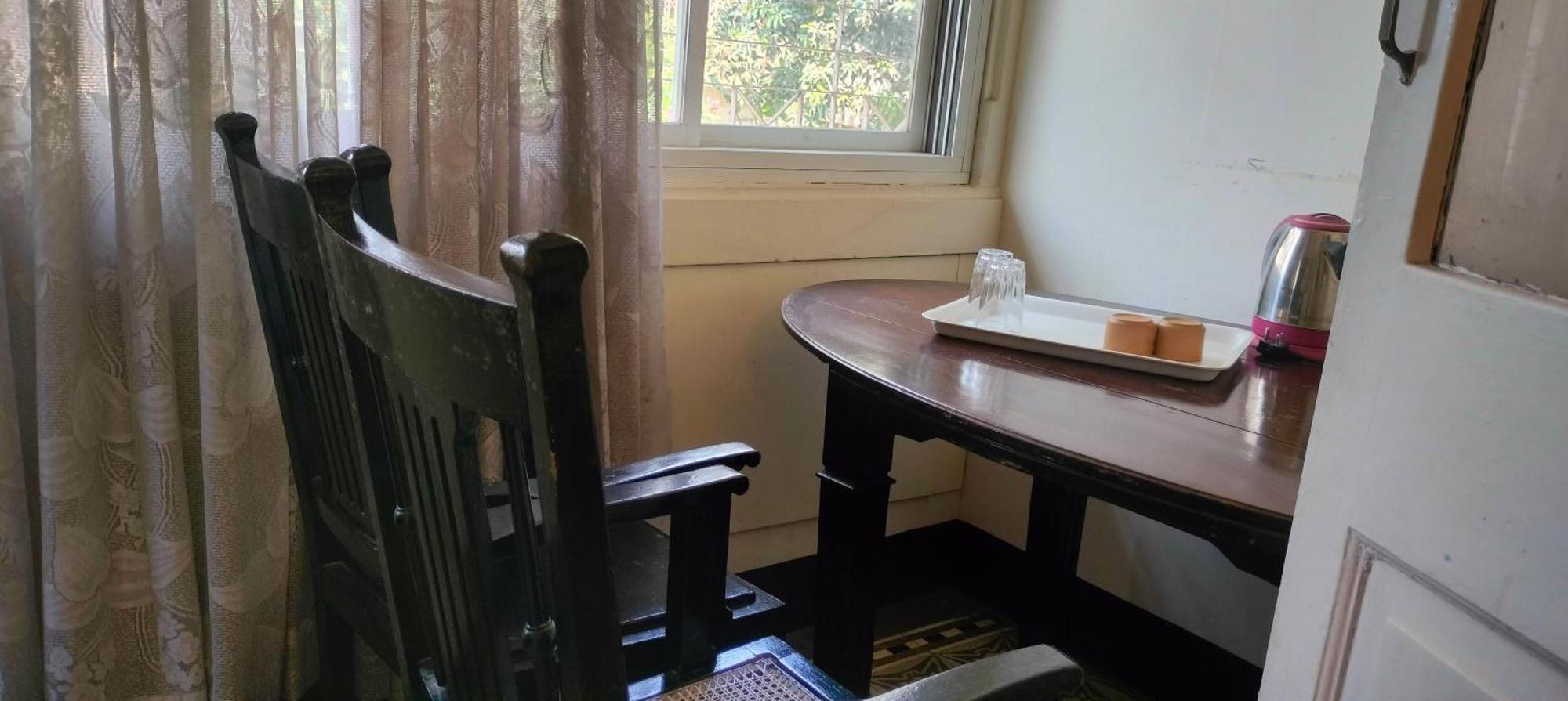 Bed And Breakfast At Colaba Мумбай Екстериор снимка