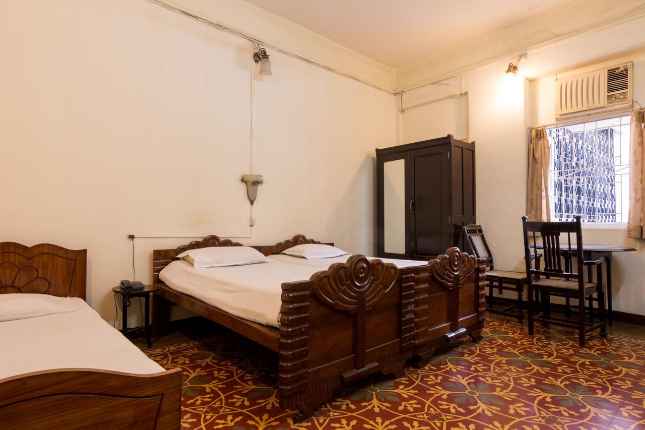 Bed And Breakfast At Colaba Мумбай Екстериор снимка