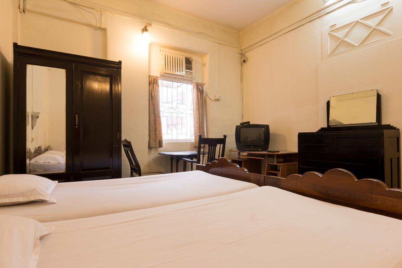 Bed And Breakfast At Colaba Мумбай Екстериор снимка